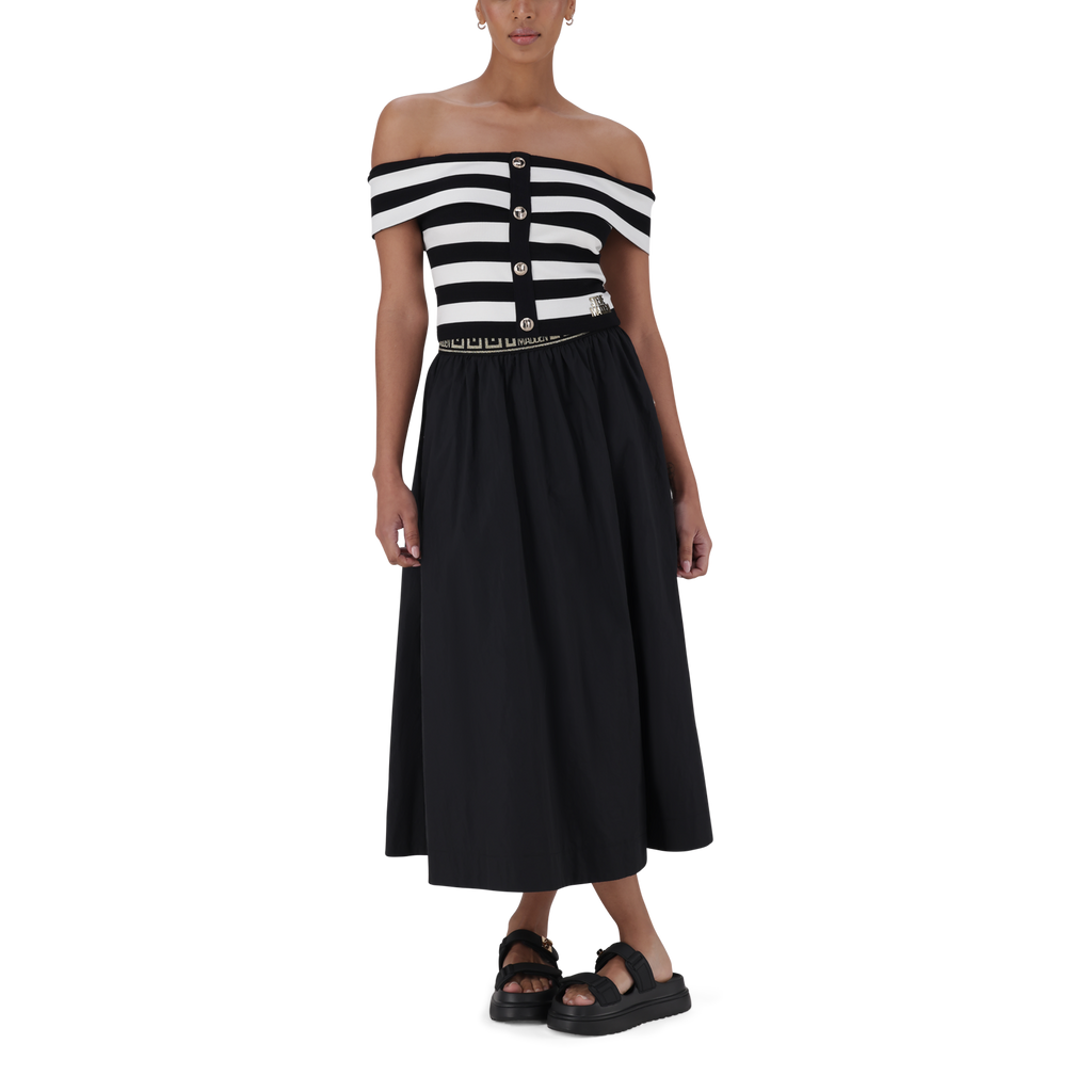 FAE BLACK FLARE SKIRT
