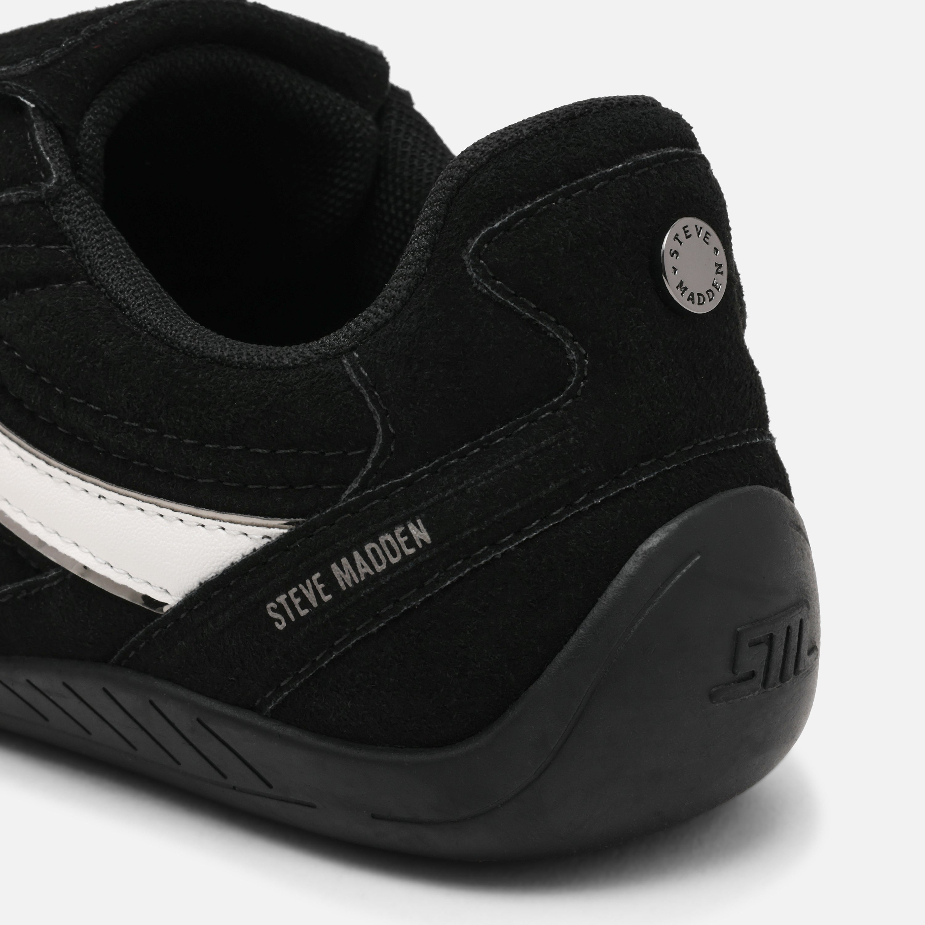 FREEKICK BLACK SUEDE