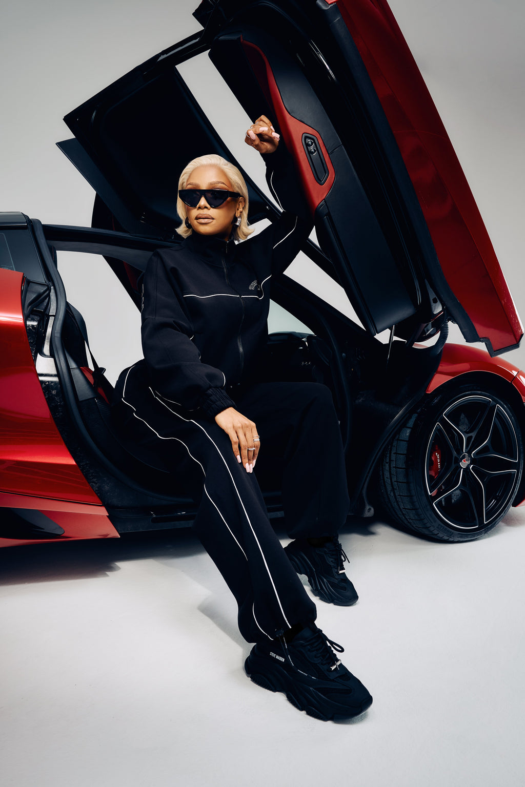 NATALIE BLACK OVERSIZED ZIP THROUGH SCUBA SWEAT